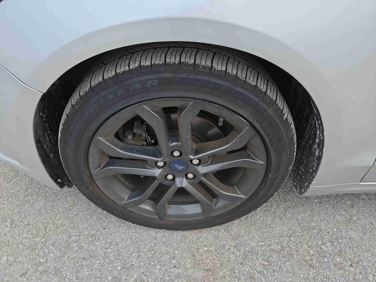 2018 Ford Fusion SE Photo