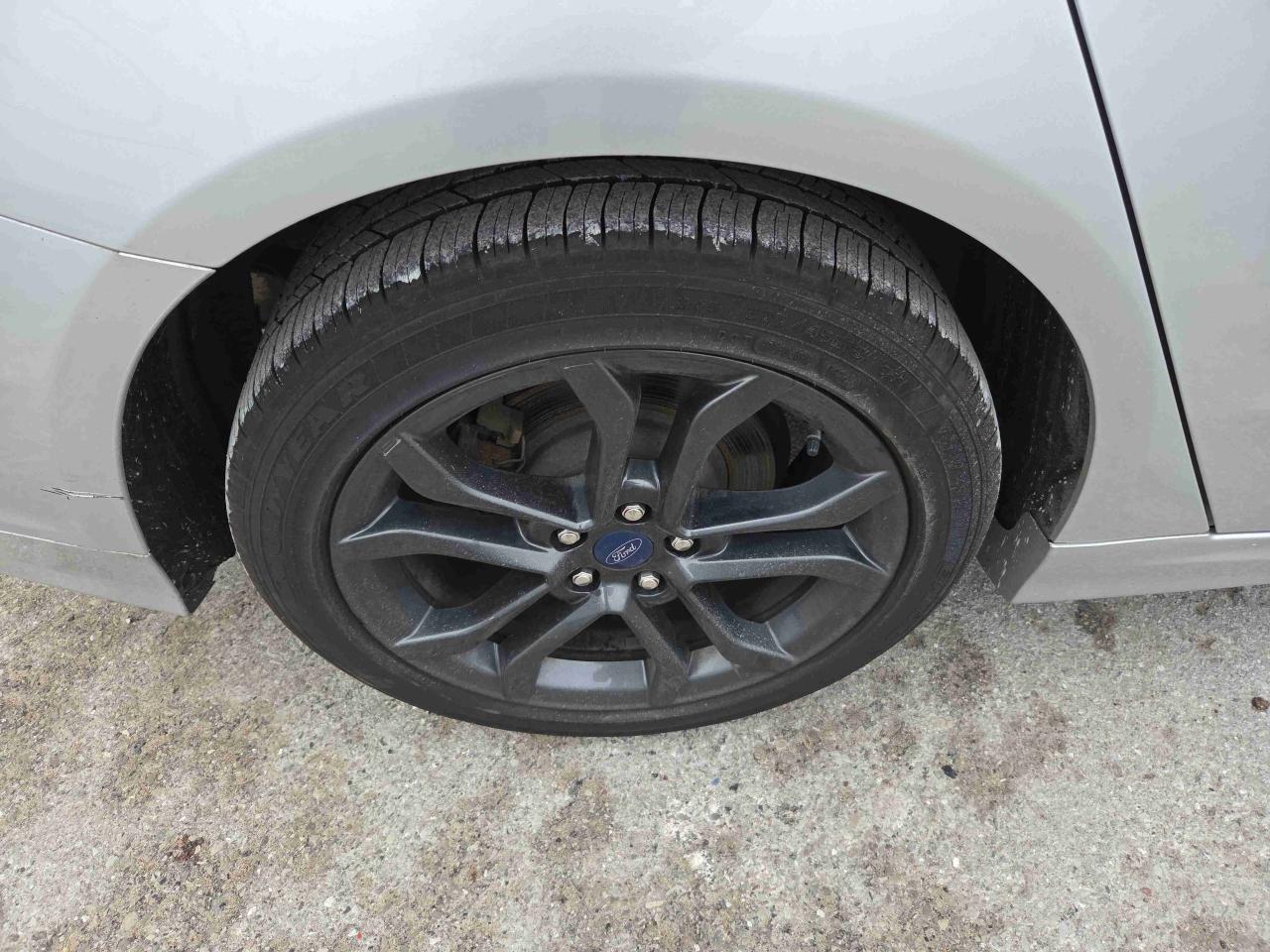 2018 Ford Fusion SE - Photo #16