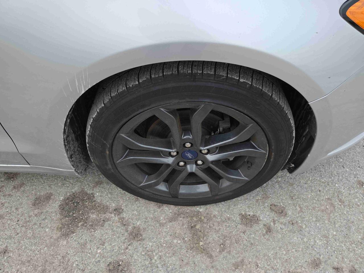 2018 Ford Fusion SE - Photo #17