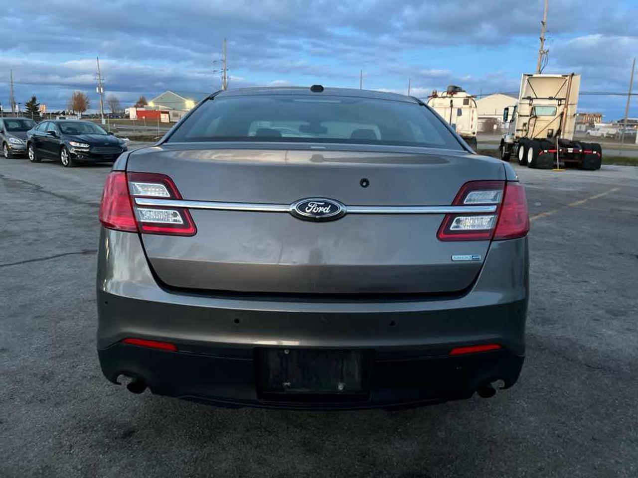 2017 Ford Taurus Police Inte Photo