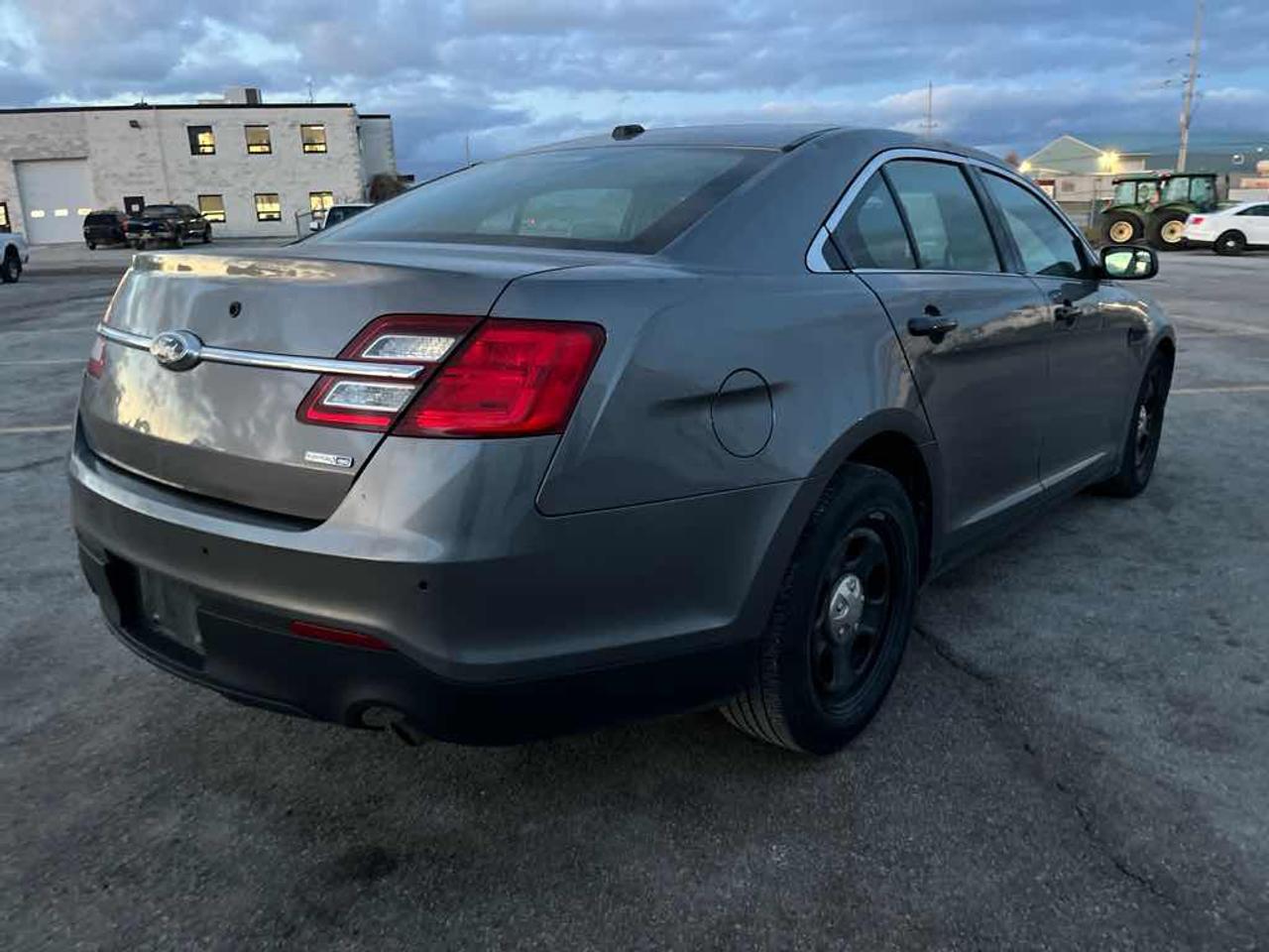 2017 Ford Taurus Police Inte Photo