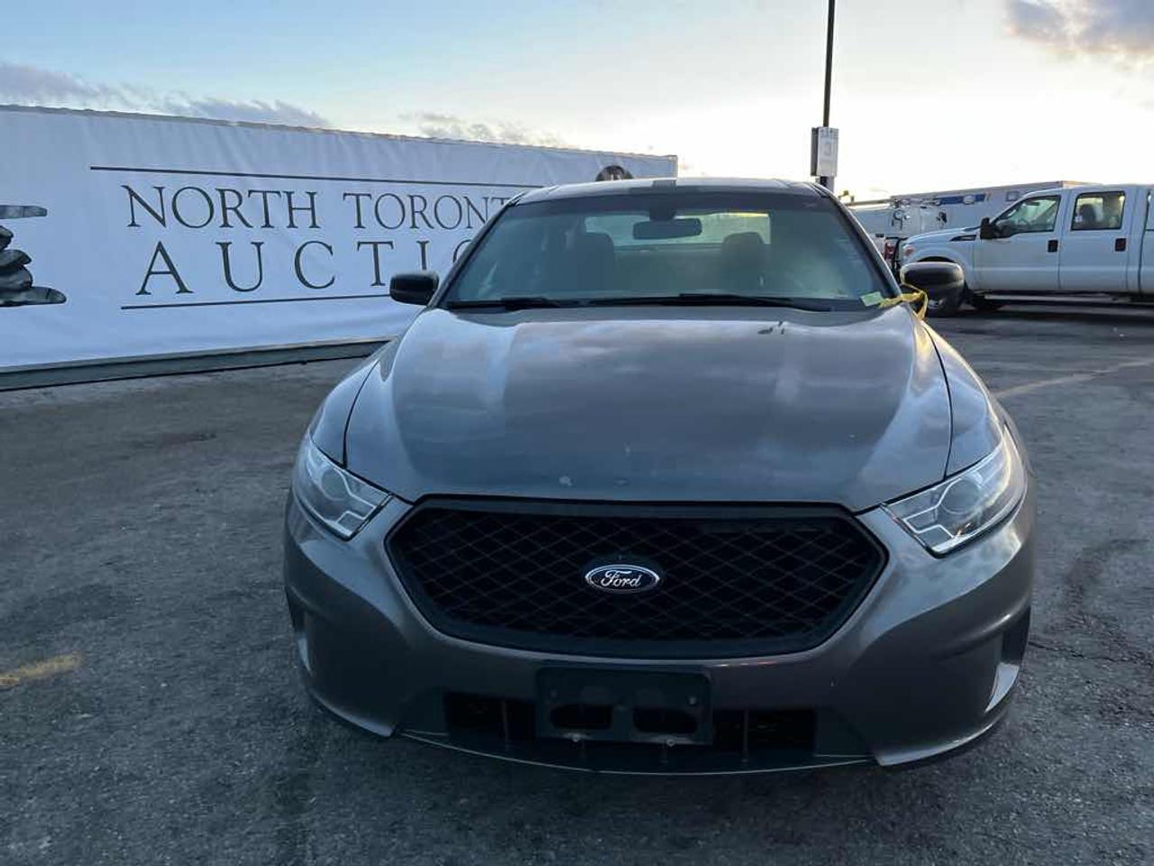 2017 Ford Taurus Police Inte Photo5