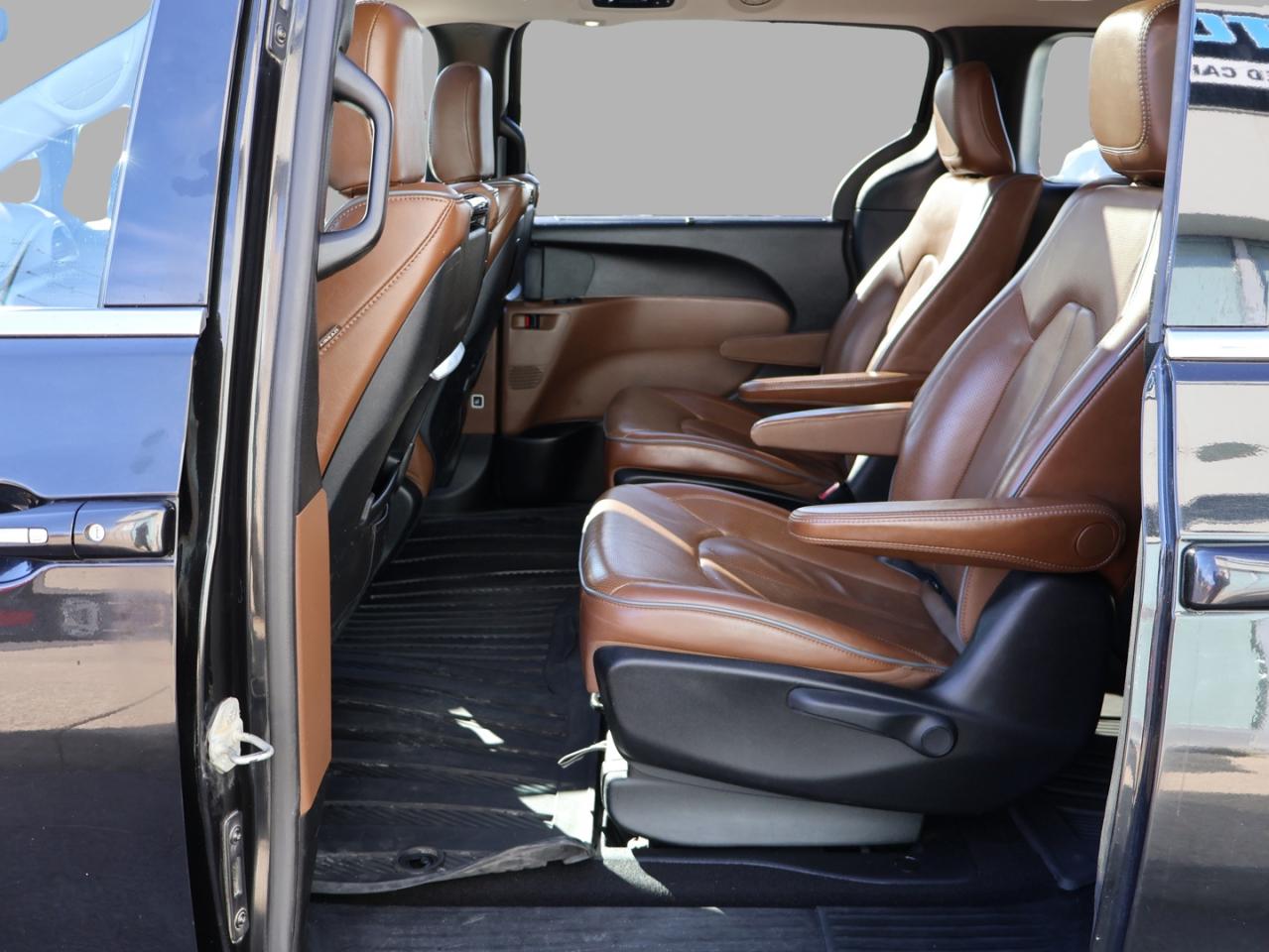 2019 Chrysler Pacifica Hybrid V6 LIMITED HYBRID CERTIFIED *ACCIDENT FREE*CHRYSLER MAINTAIN*7 SEATS* NAVI 360 CAMERA DVD P.ROOF HEAT/COOL LEATHER P,SENSORS - Photo #14