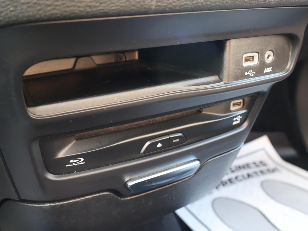 2019 Chrysler Pacifica Hybrid V6 LIMITED HYBRID CERTIFIED *ACCIDENT FREE*CHRYSLER MAINTAIN*7 SEATS* NAVI 360 CAMERA DVD P.ROOF HEAT/COOL LEATHER P,SENSORS Photo