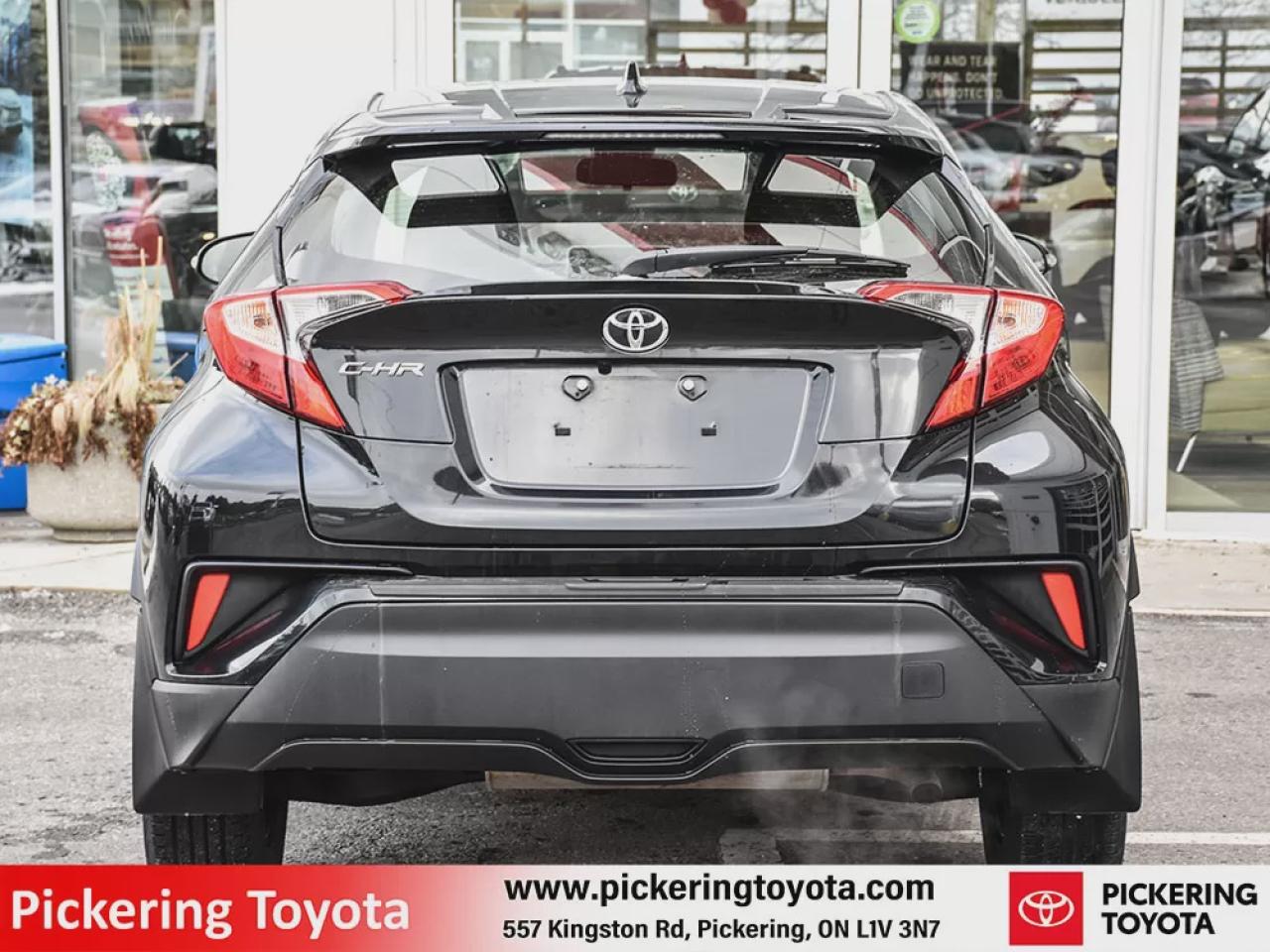 2022 Toyota C-HR LE Photo