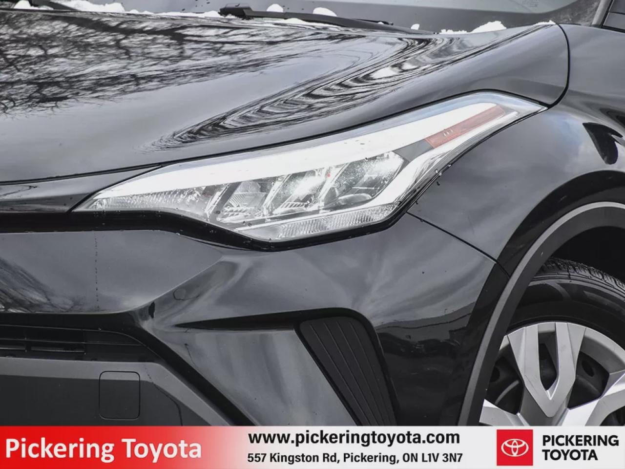 2022 Toyota C-HR LE Photo