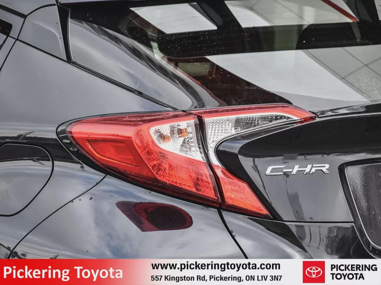 2022 Toyota C-HR LE Photo3