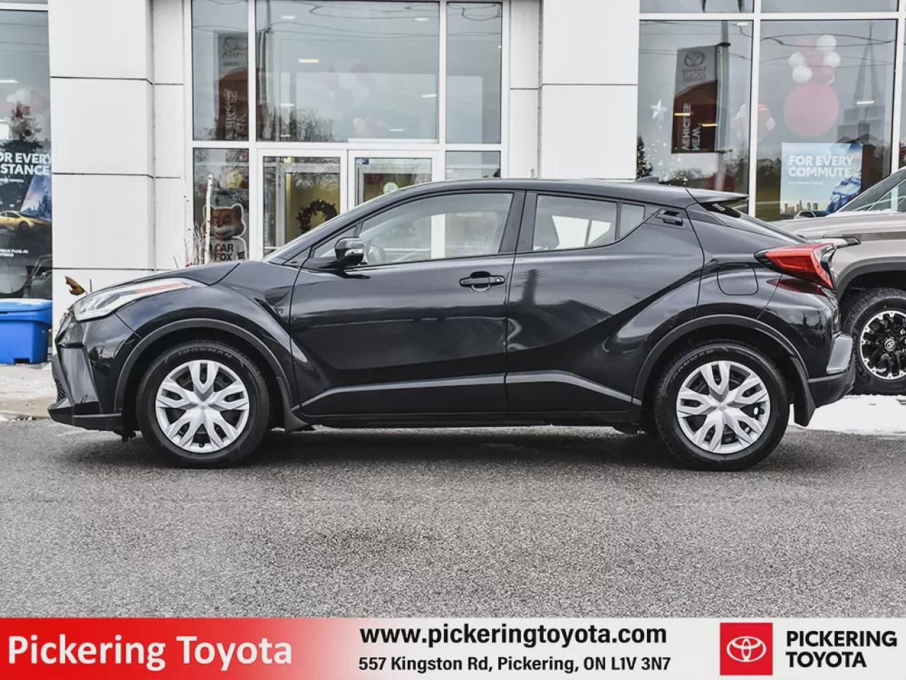 2022 Toyota C-HR LE Photo