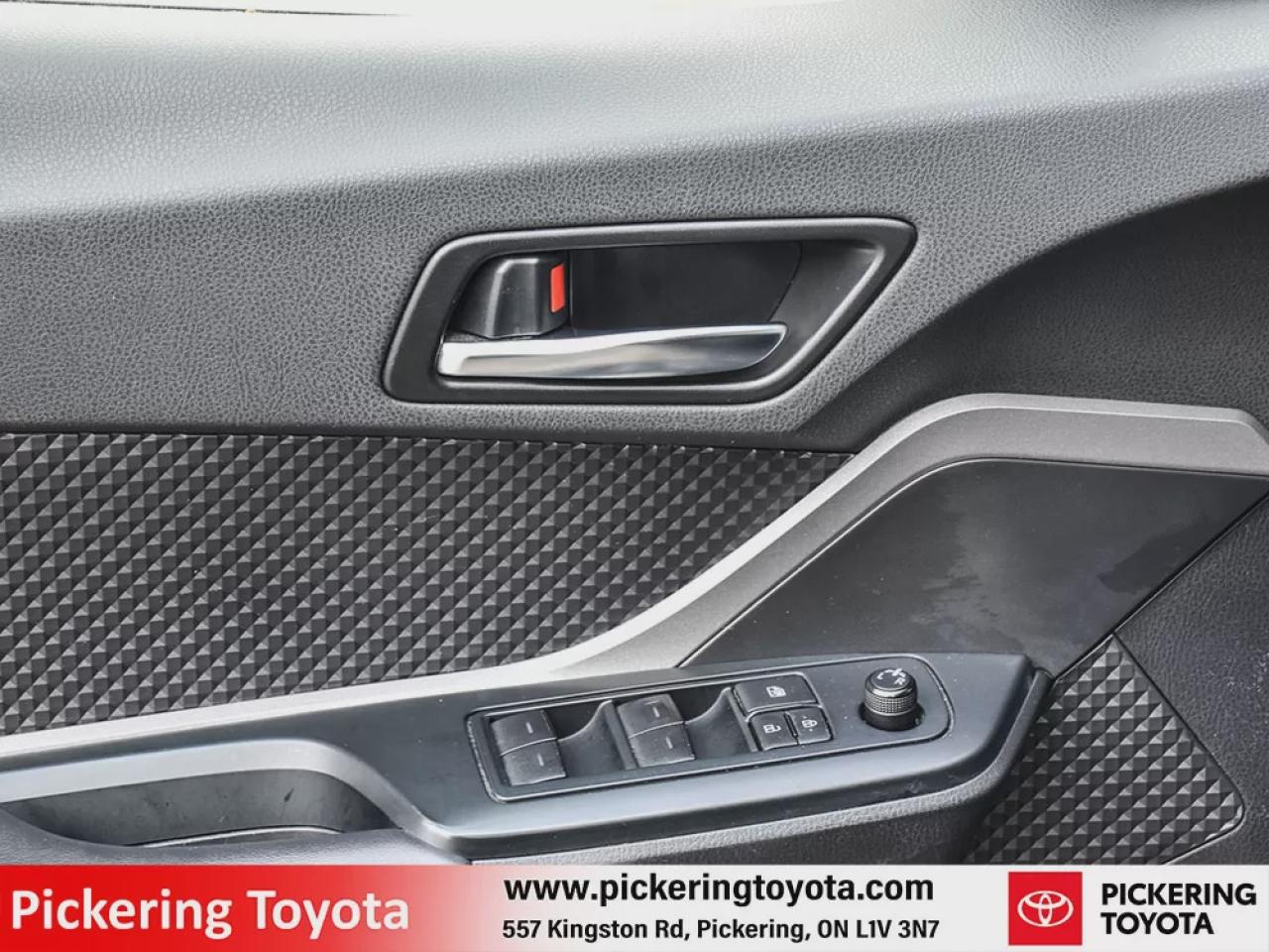 2022 Toyota C-HR LE Photo