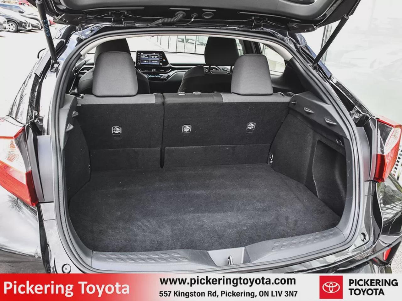 2022 Toyota C-HR LE Photo