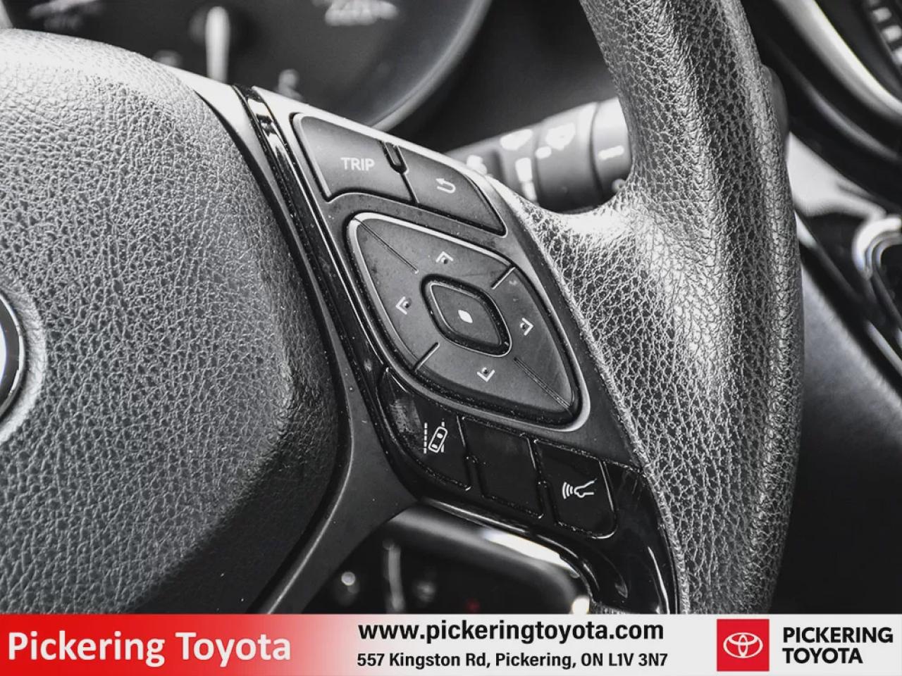 2022 Toyota C-HR LE Photo