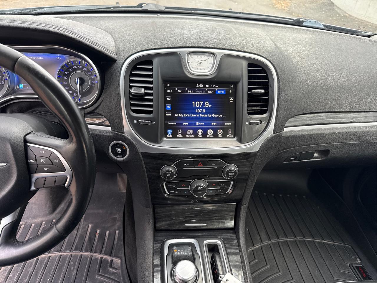 2016 Chrysler 300 LIMITED - Photo #12