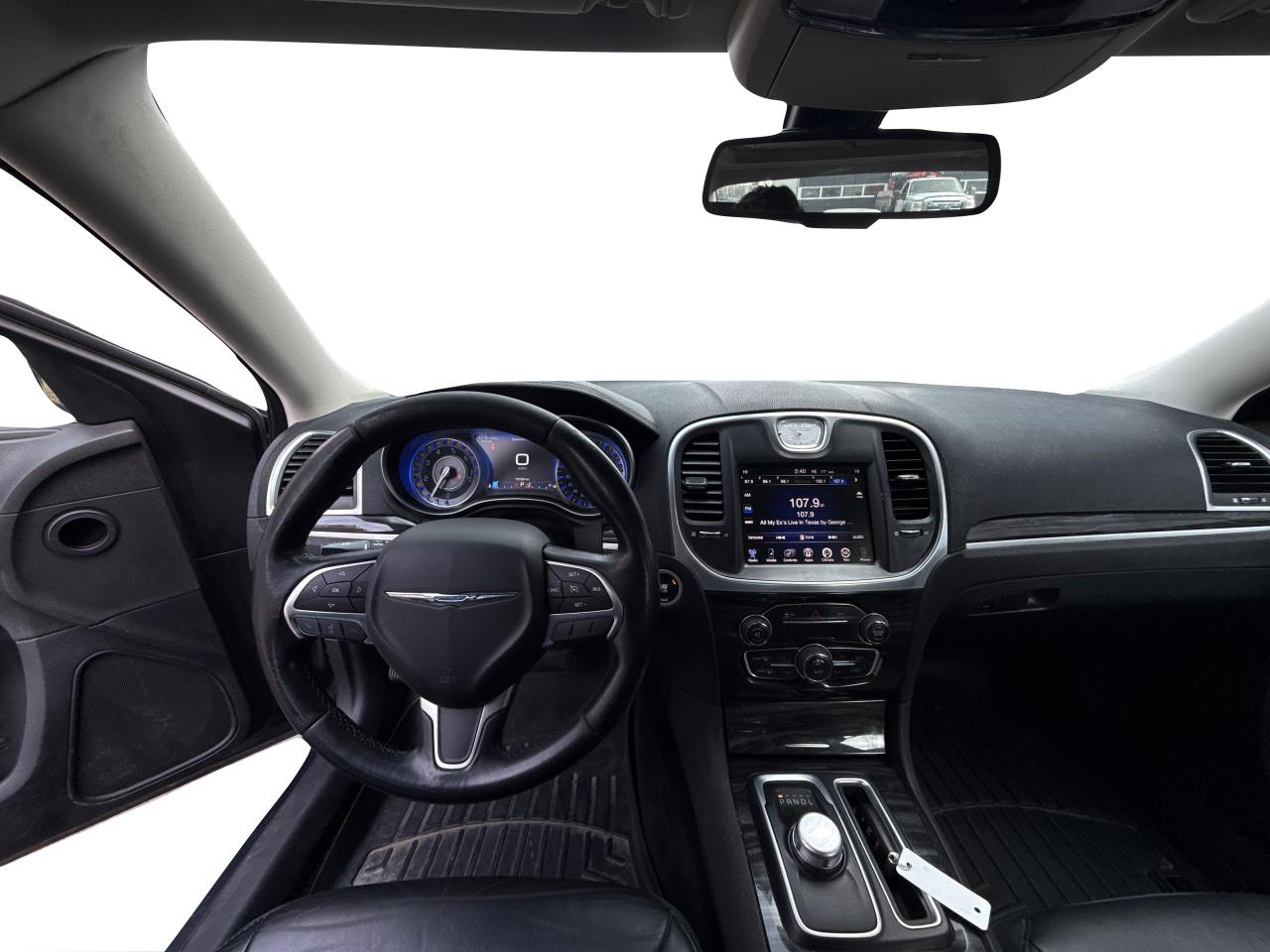 2016 Chrysler 300 LIMITED - Photo #14