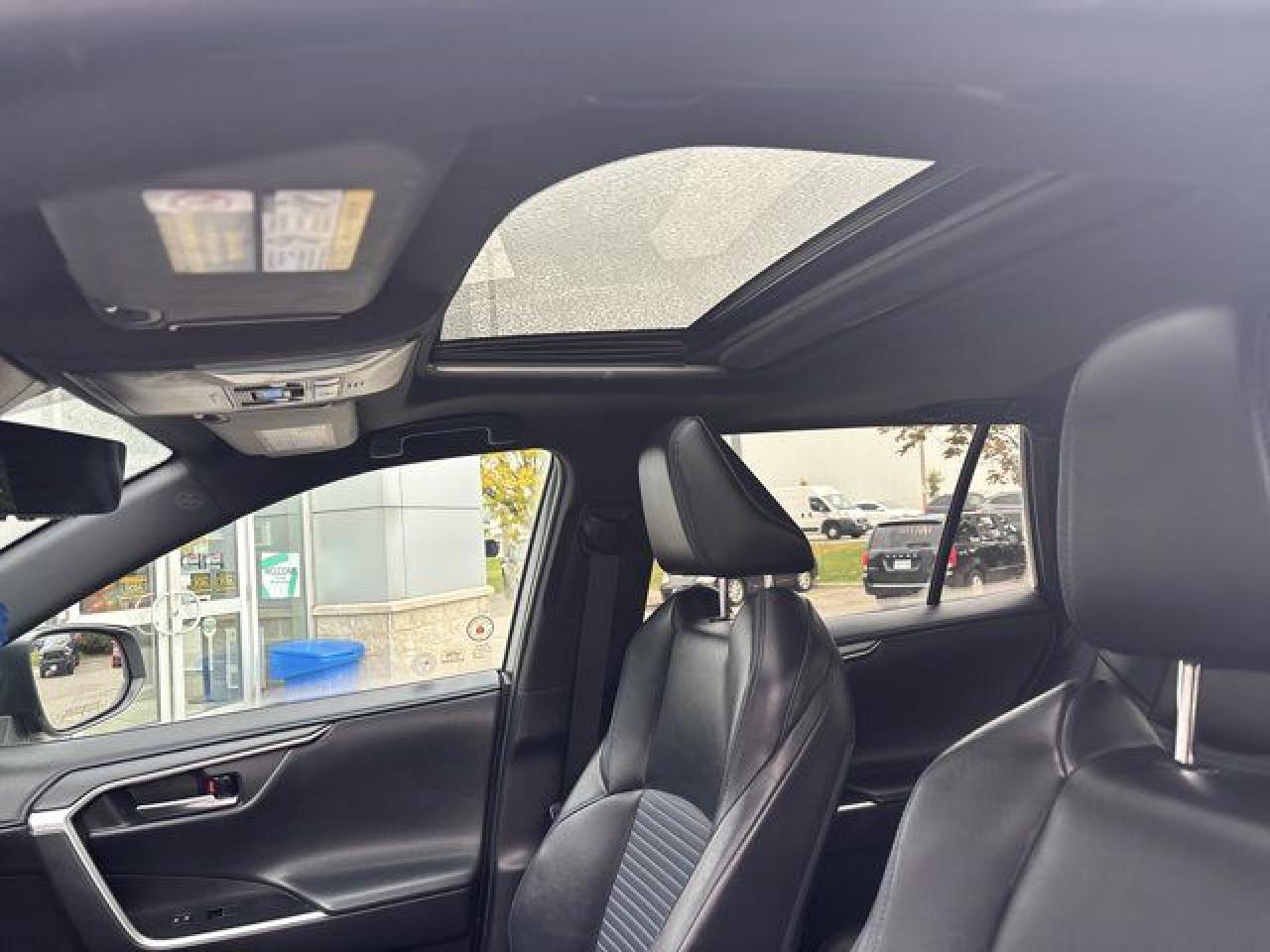 2019 Toyota RAV4 XSE-HYBRID-SUNROOF-LOADED-SPORT Photo