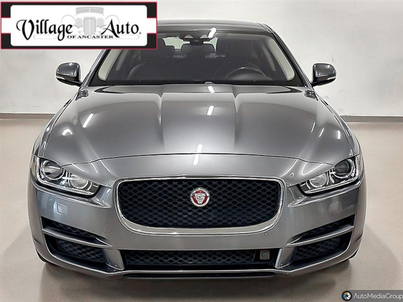 2018 Jaguar XE 35t AWD Prestige *Ltd Avail* - Photo #3