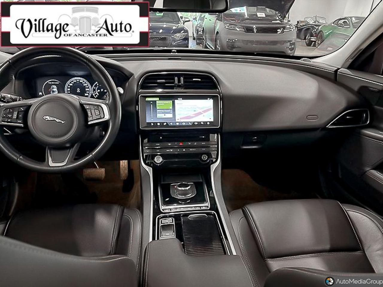 2018 Jaguar XE 35t AWD Prestige *Ltd Avail* Photo3