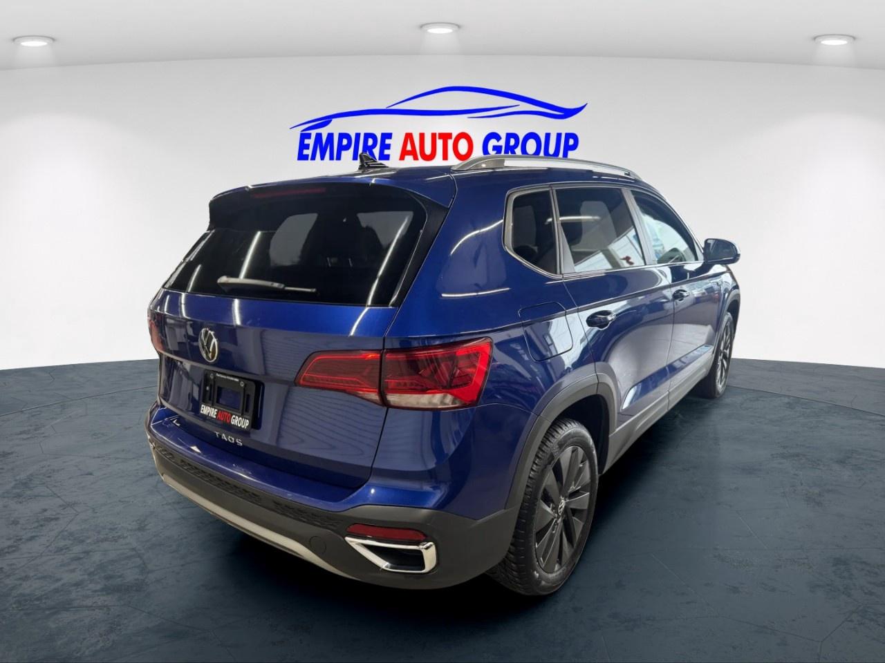 2024 Volkswagen Taos SE Photo4