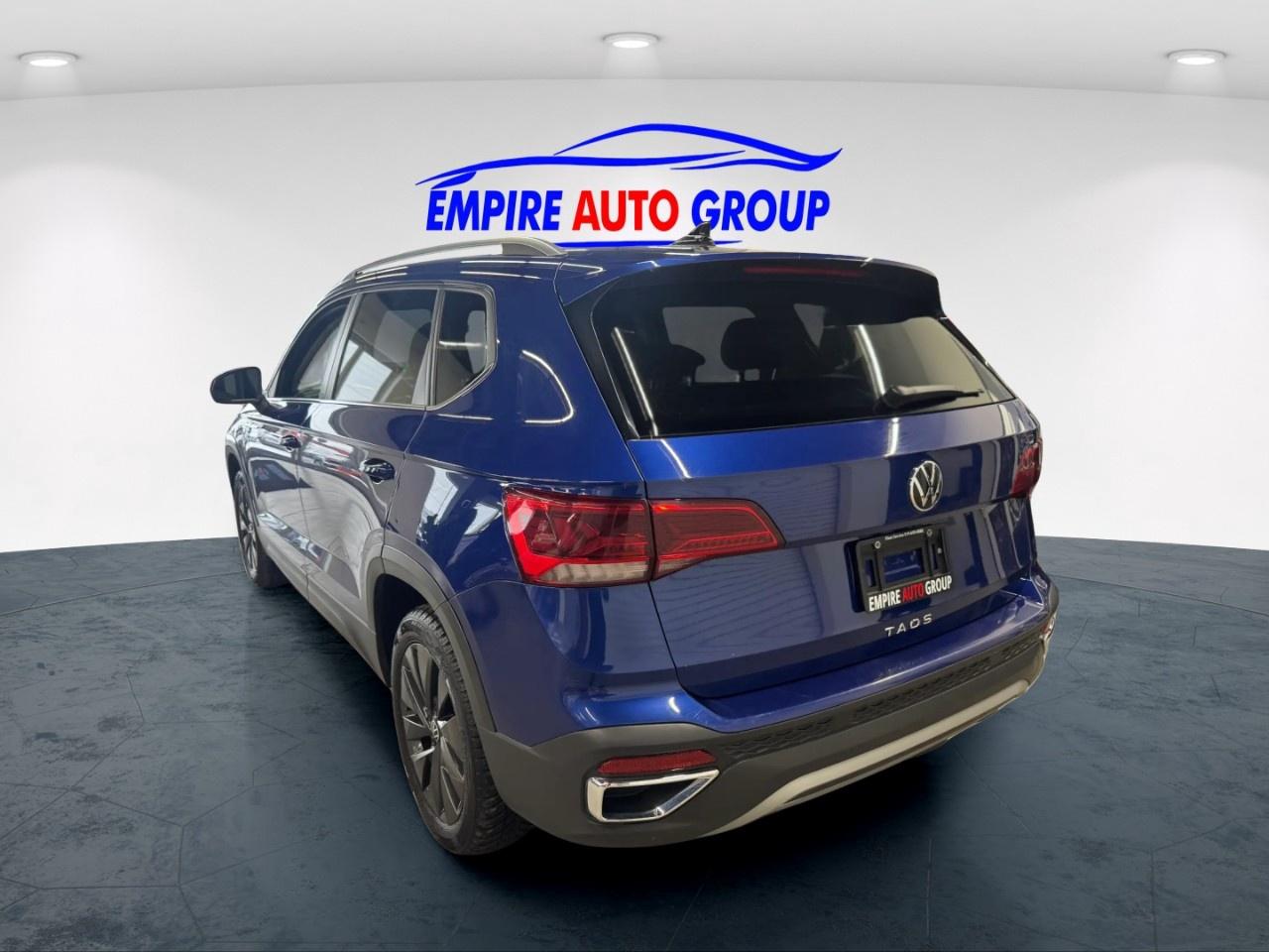 2024 Volkswagen Taos SE Photo