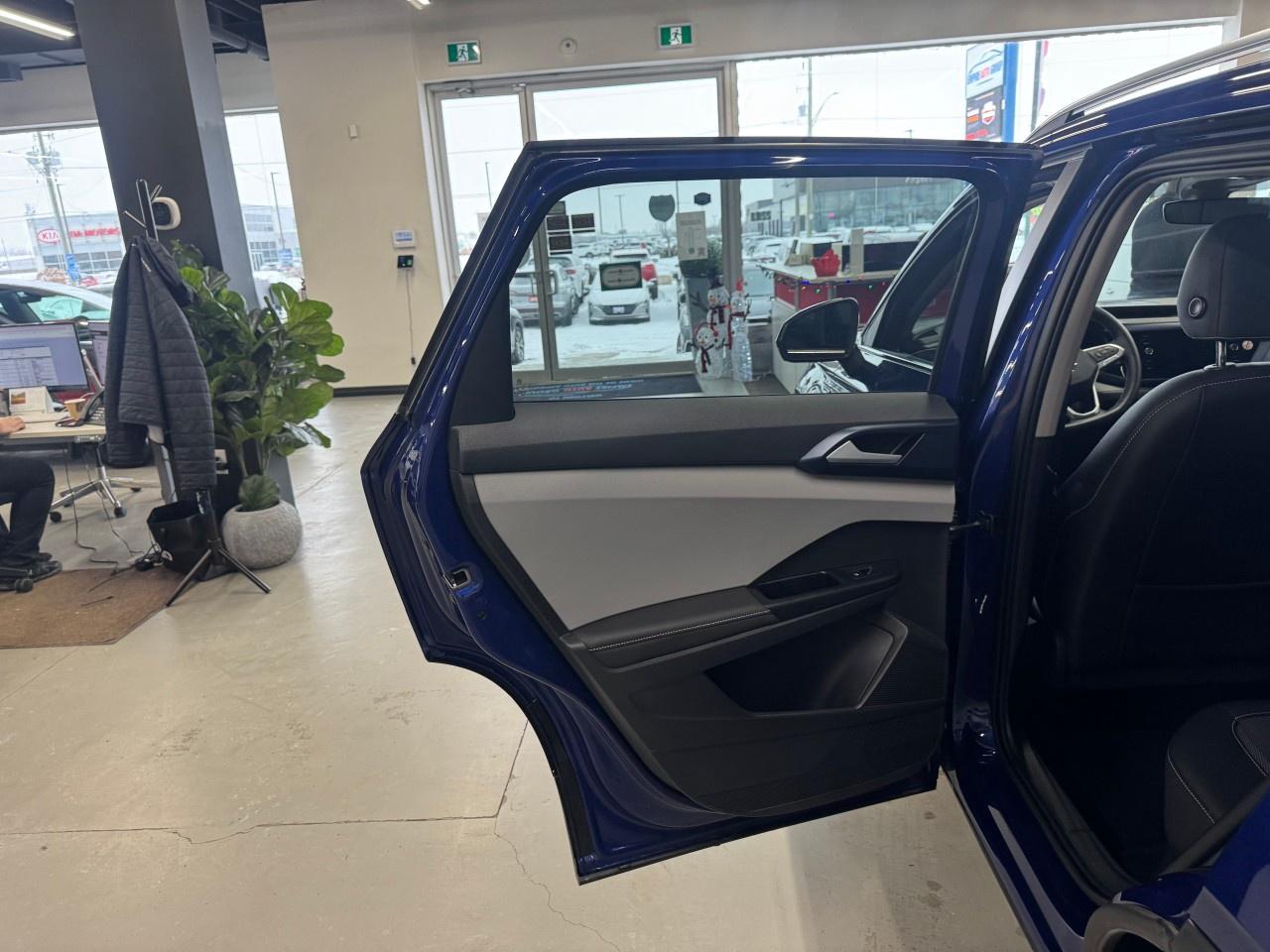 2024 Volkswagen Taos SE Photo