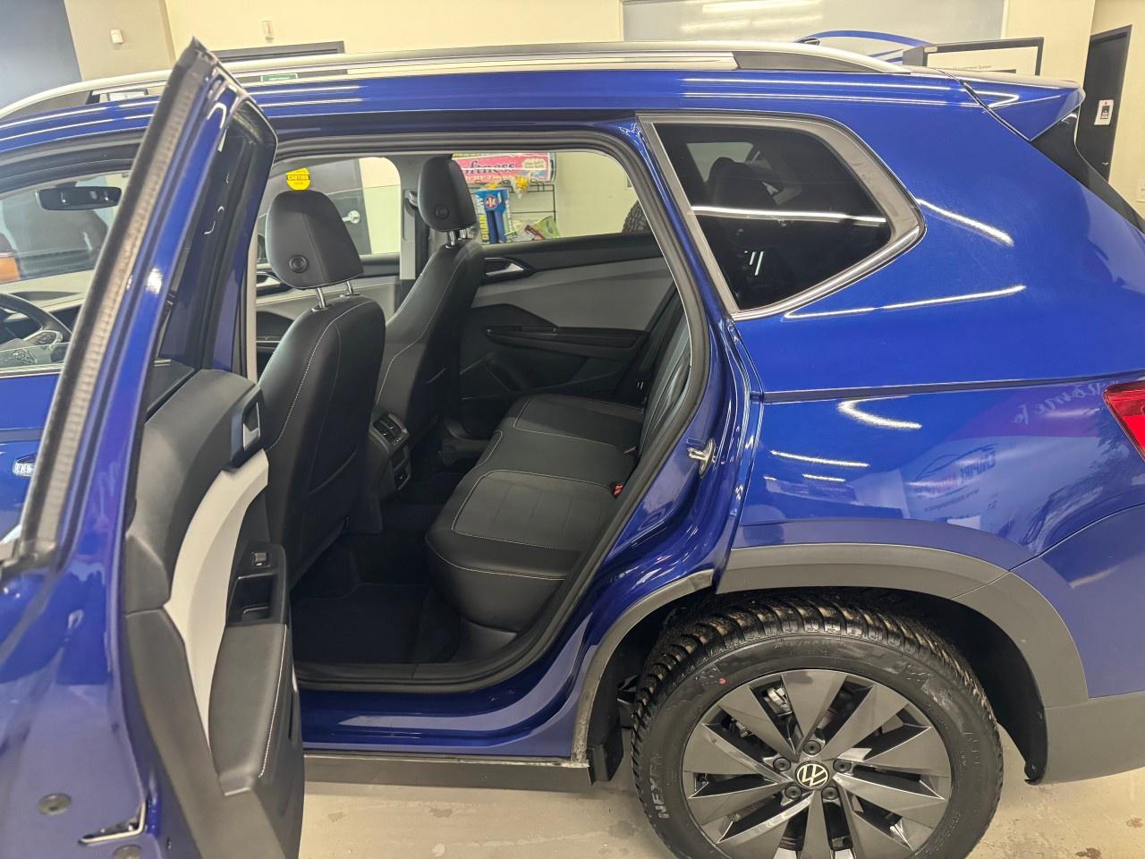 2024 Volkswagen Taos SE Photo