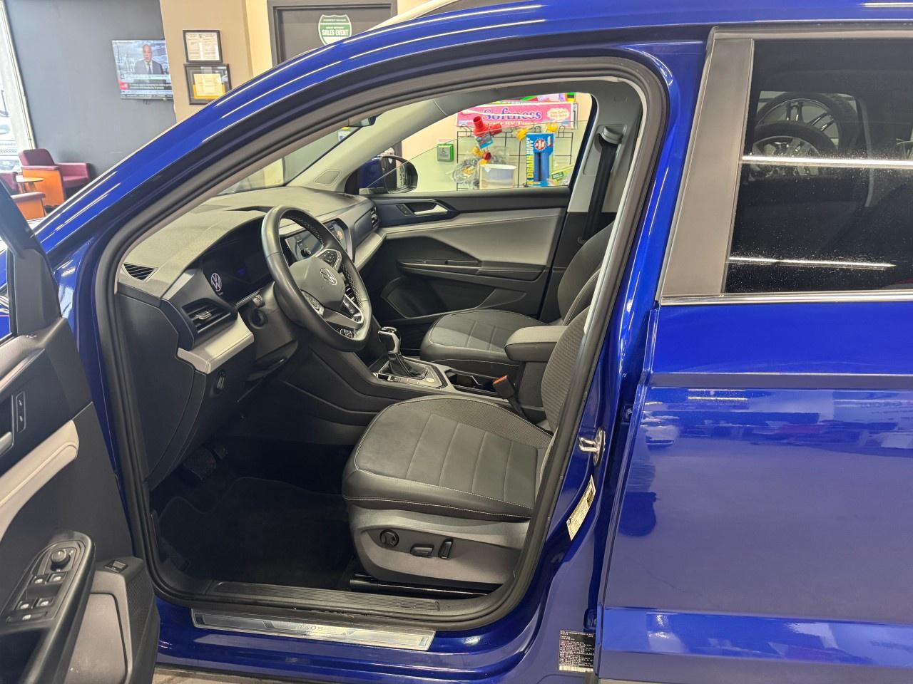 2024 Volkswagen Taos SE Photo