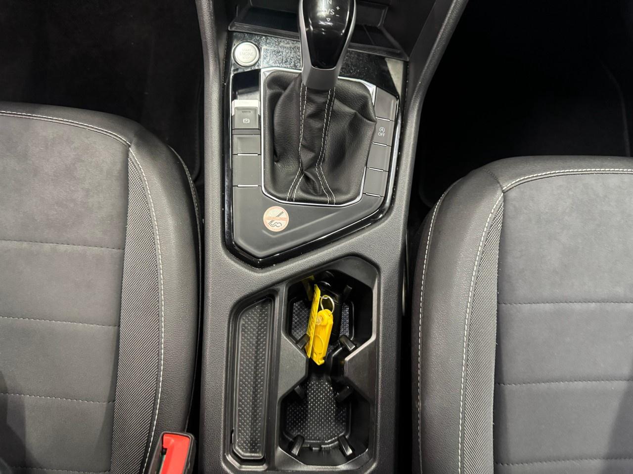 2024 Volkswagen Taos SE Photo