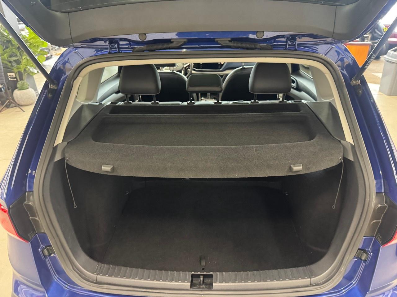 2024 Volkswagen Taos SE Photo