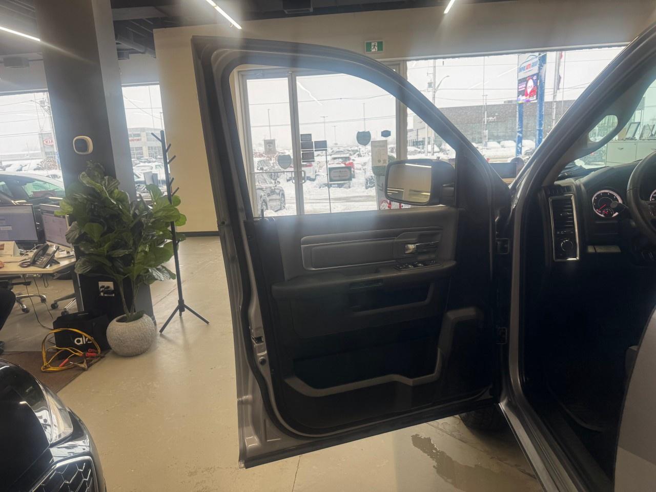 2023 RAM 1500 SLT Photo