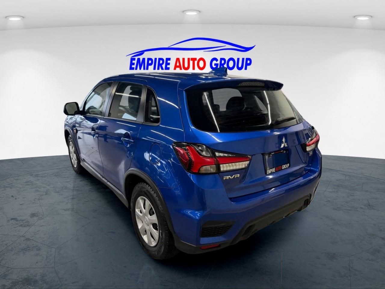 2023 Mitsubishi RVR SE Photo4