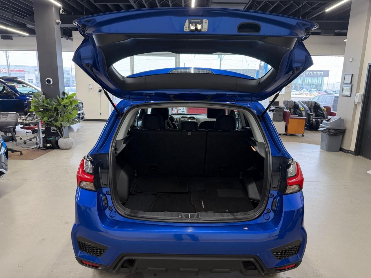 2023 Mitsubishi RVR SE Photo