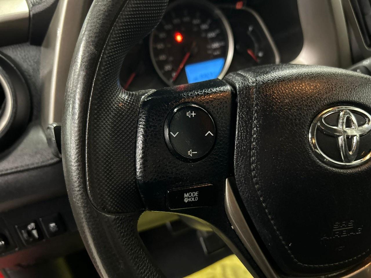 2015 Toyota RAV4 LE Photo