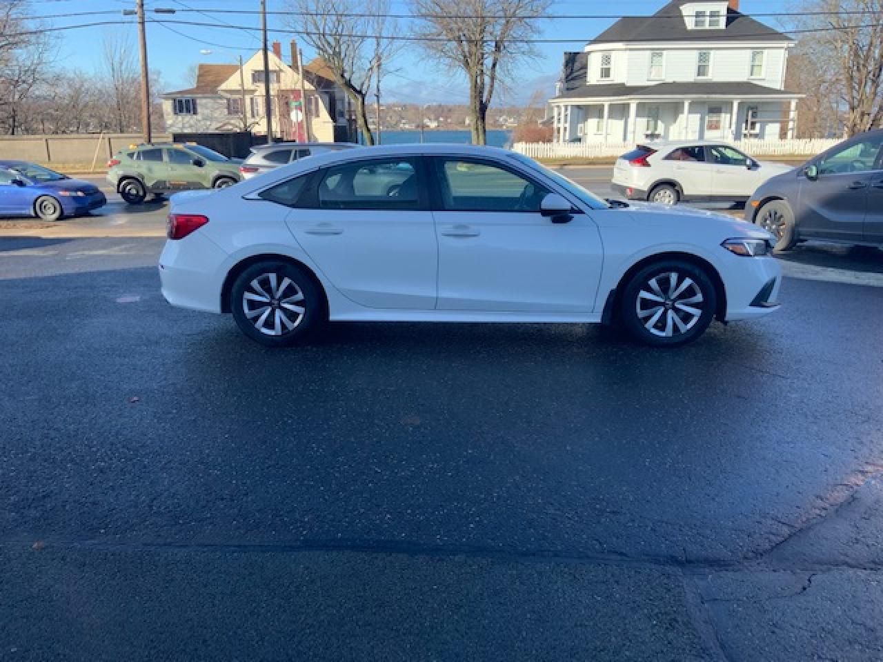 2022 Honda Civic 4D LX CVT Photo