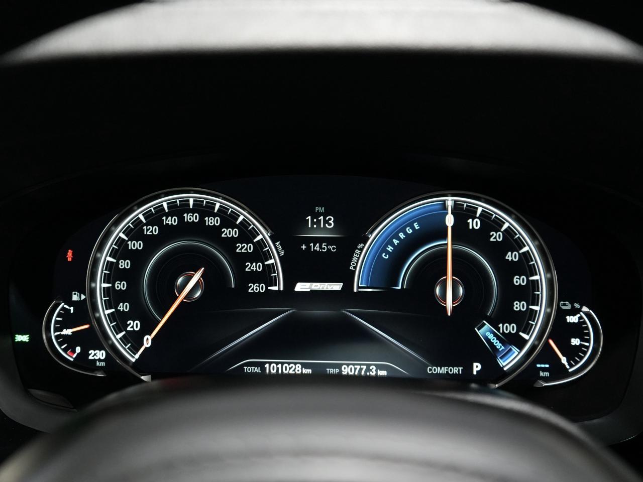 2018 BMW 5 Series 530e xDrive iPerformance Plug-In Hybrid/HUD/CAM Photo