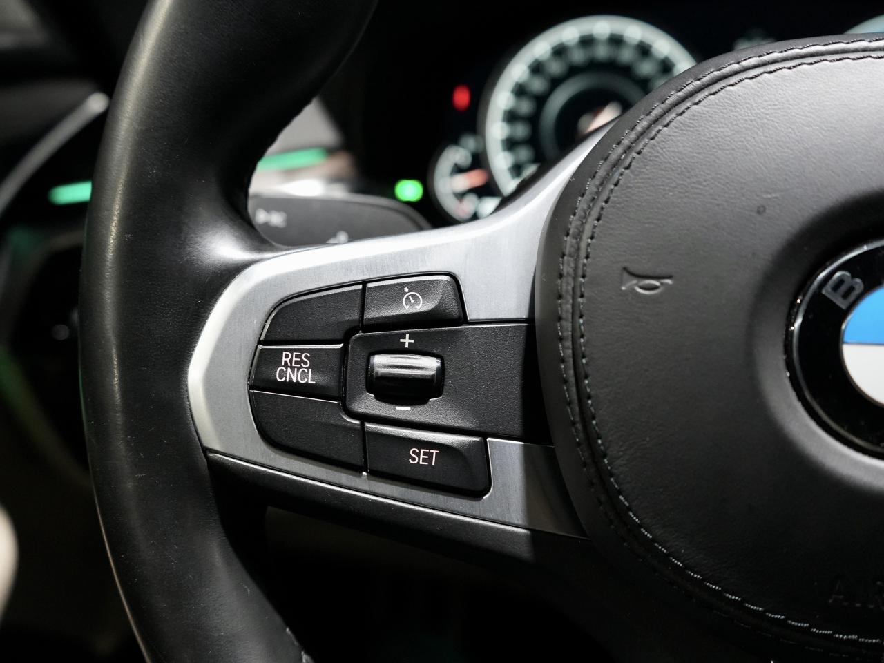 2018 BMW 5 Series 530e xDrive iPerformance Plug-In Hybrid/HUD/CAM Photo