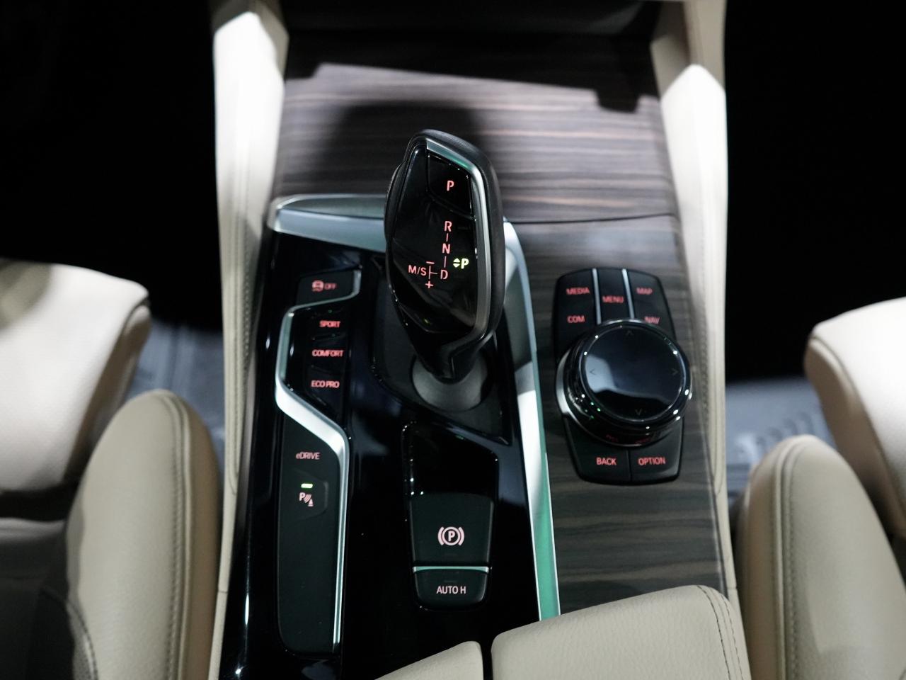 2018 BMW 5 Series 530e xDrive iPerformance Plug-In Hybrid/HUD/CAM Photo