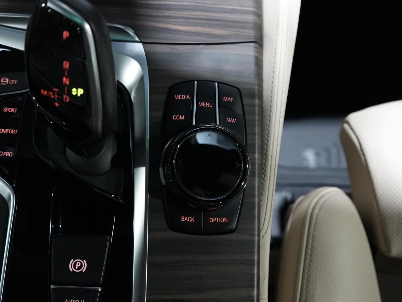 2018 BMW 5 Series 530e xDrive iPerformance Plug-In Hybrid/HUD/CAM Photo