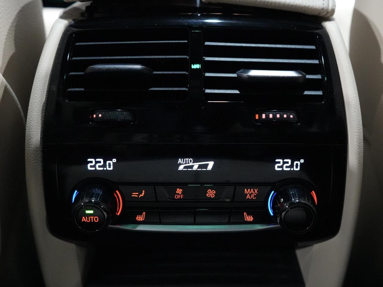 2018 BMW 5 Series 530e xDrive iPerformance Plug-In Hybrid/HUD/CAM Photo