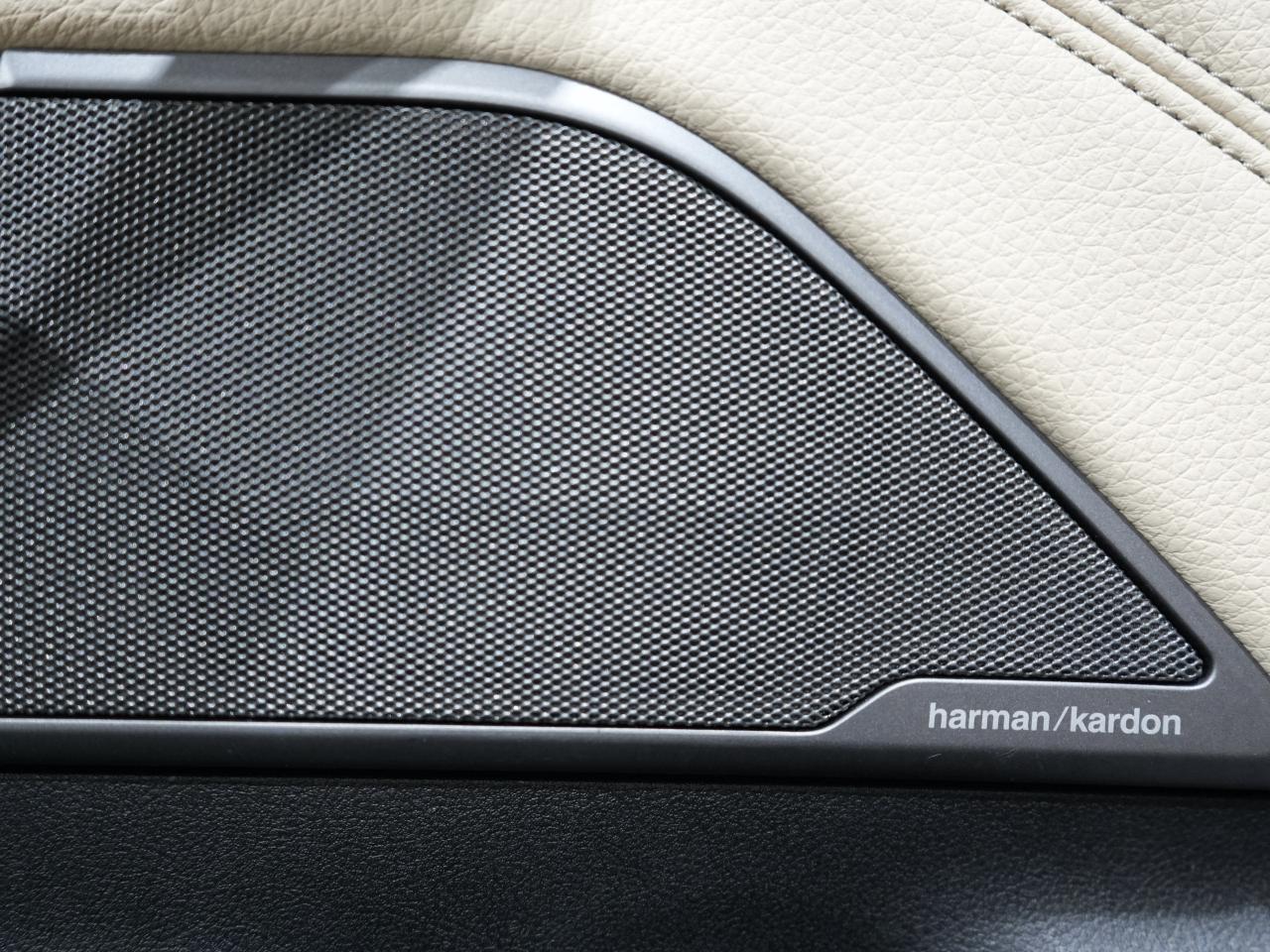 2018 BMW 5 Series 530e xDrive iPerformance Plug-In Hybrid/HUD/CAM Photo