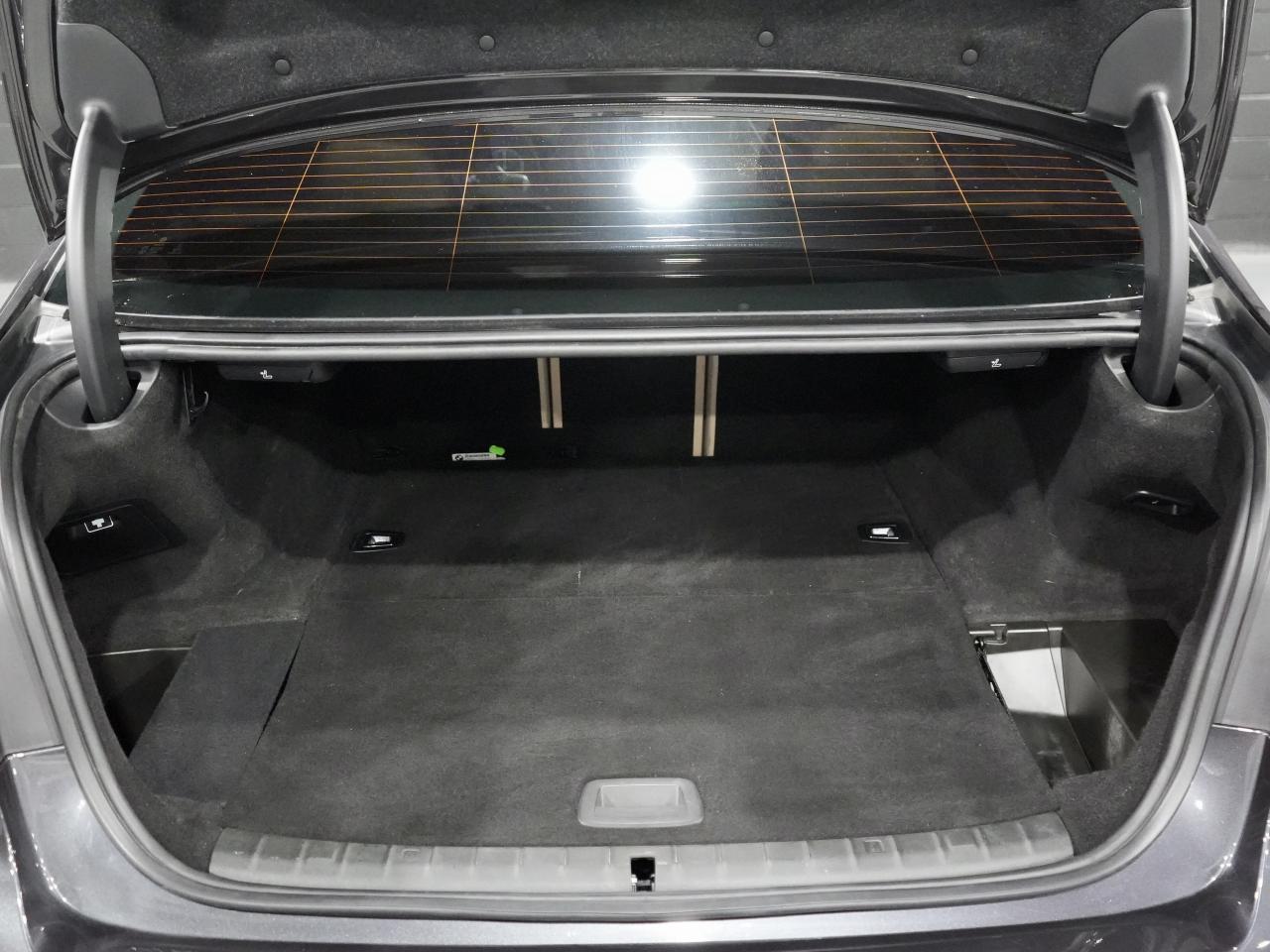 2018 BMW 5 Series 530e xDrive iPerformance Plug-In Hybrid/HUD/CAM Photo