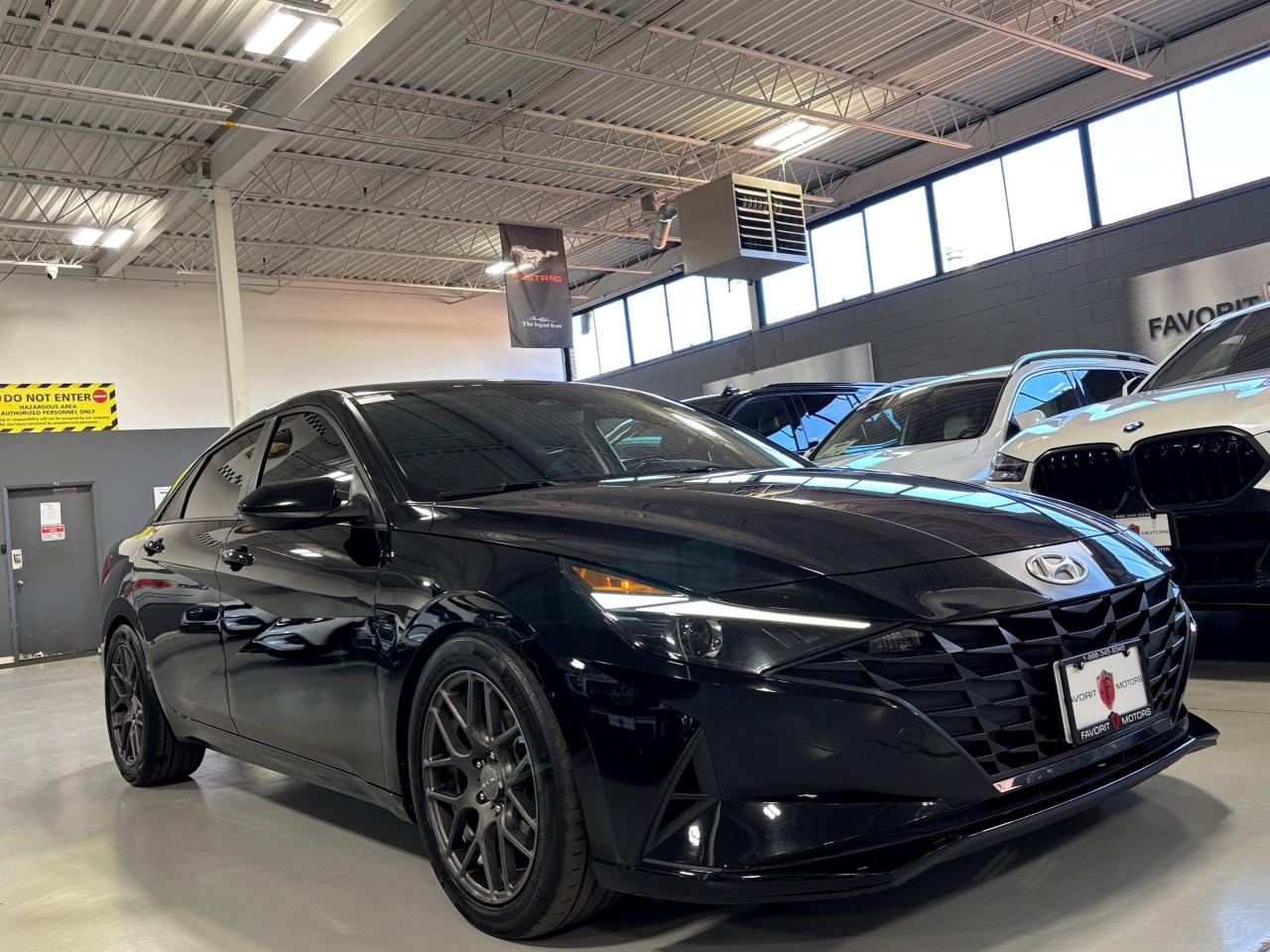 2022 Hyundai Elantra Preferred IVT|SUNPKG|TECHPKG|HEATEDSEATS|BACKUPCAM - Photo #2