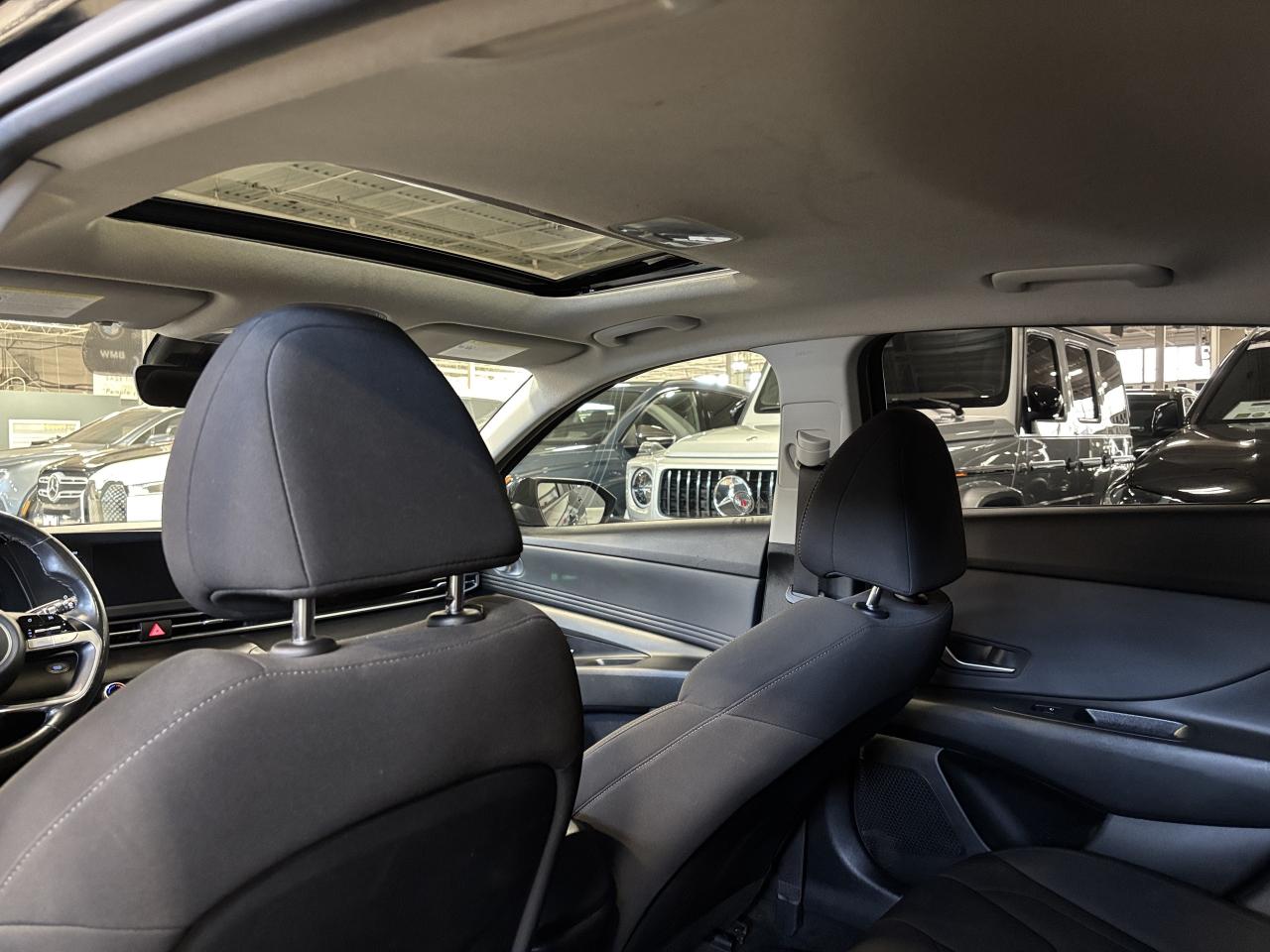 2022 Hyundai Elantra Preferred IVT|SUNPKG|TECHPKG|HEATEDSEATS|BACKUPCAM Photo