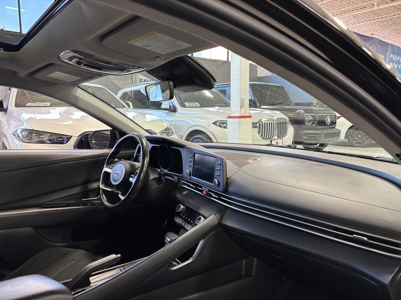 2022 Hyundai Elantra Preferred IVT|SUNPKG|TECHPKG|HEATEDSEATS|BACKUPCAM Photo