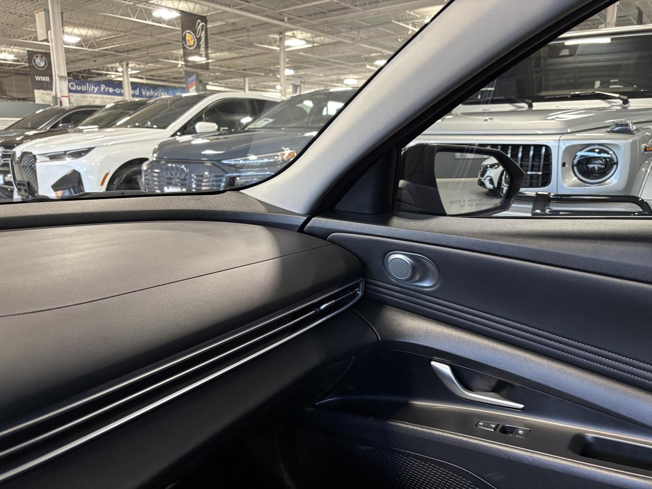 2022 Hyundai Elantra Preferred IVT|SUNPKG|TECHPKG|HEATEDSEATS|BACKUPCAM - Photo #16