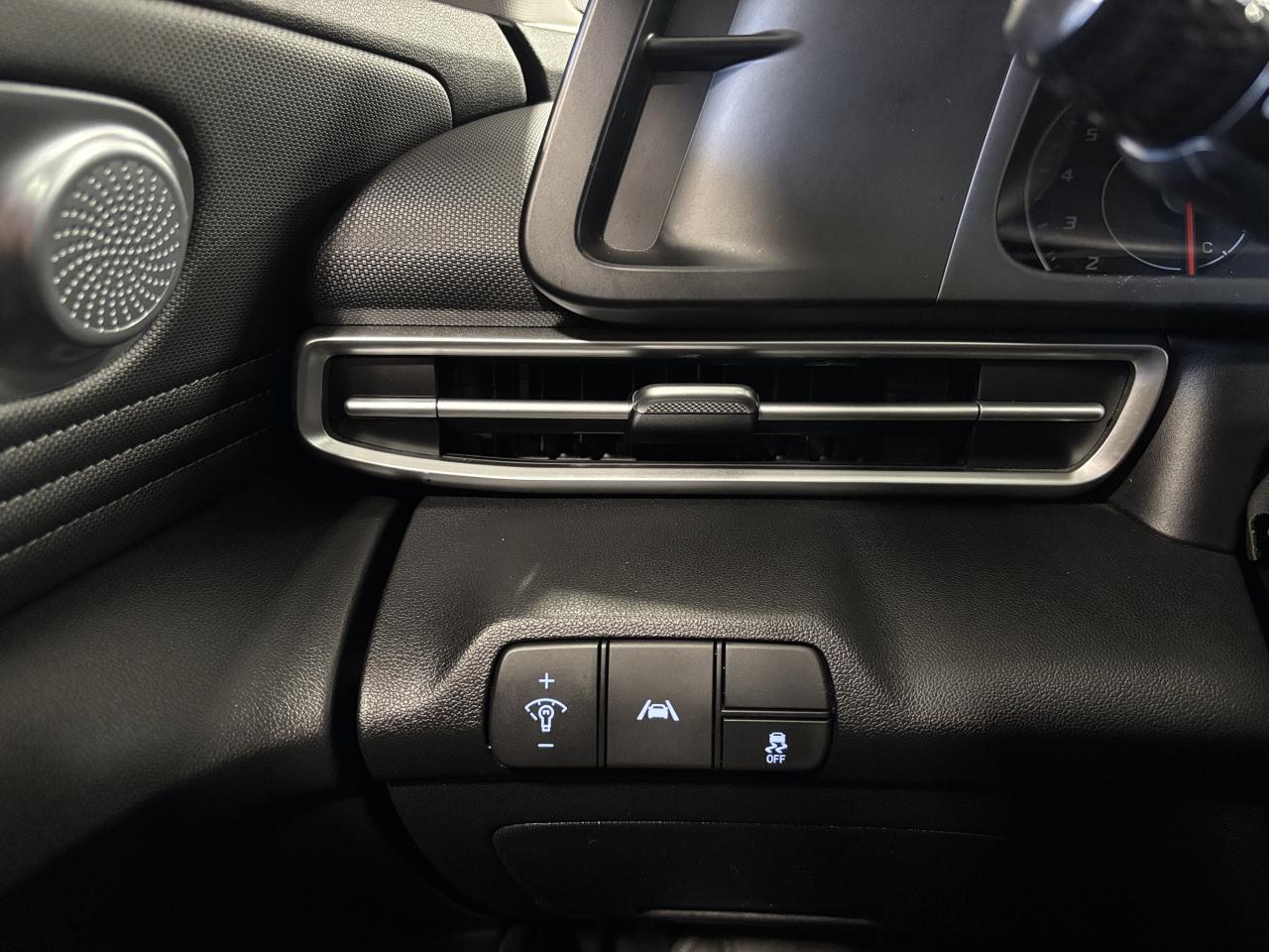 2022 Hyundai Elantra Preferred IVT|SUNPKG|TECHPKG|HEATEDSEATS|BACKUPCAM - Photo #17