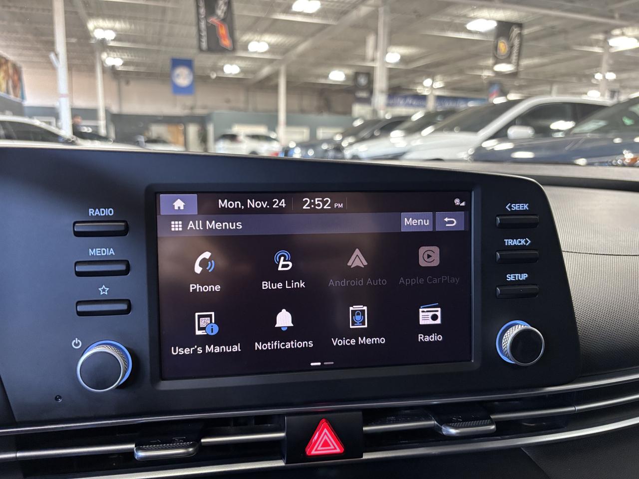 2022 Hyundai Elantra Preferred IVT|SUNPKG|TECHPKG|HEATEDSEATS|BACKUPCAM Photo