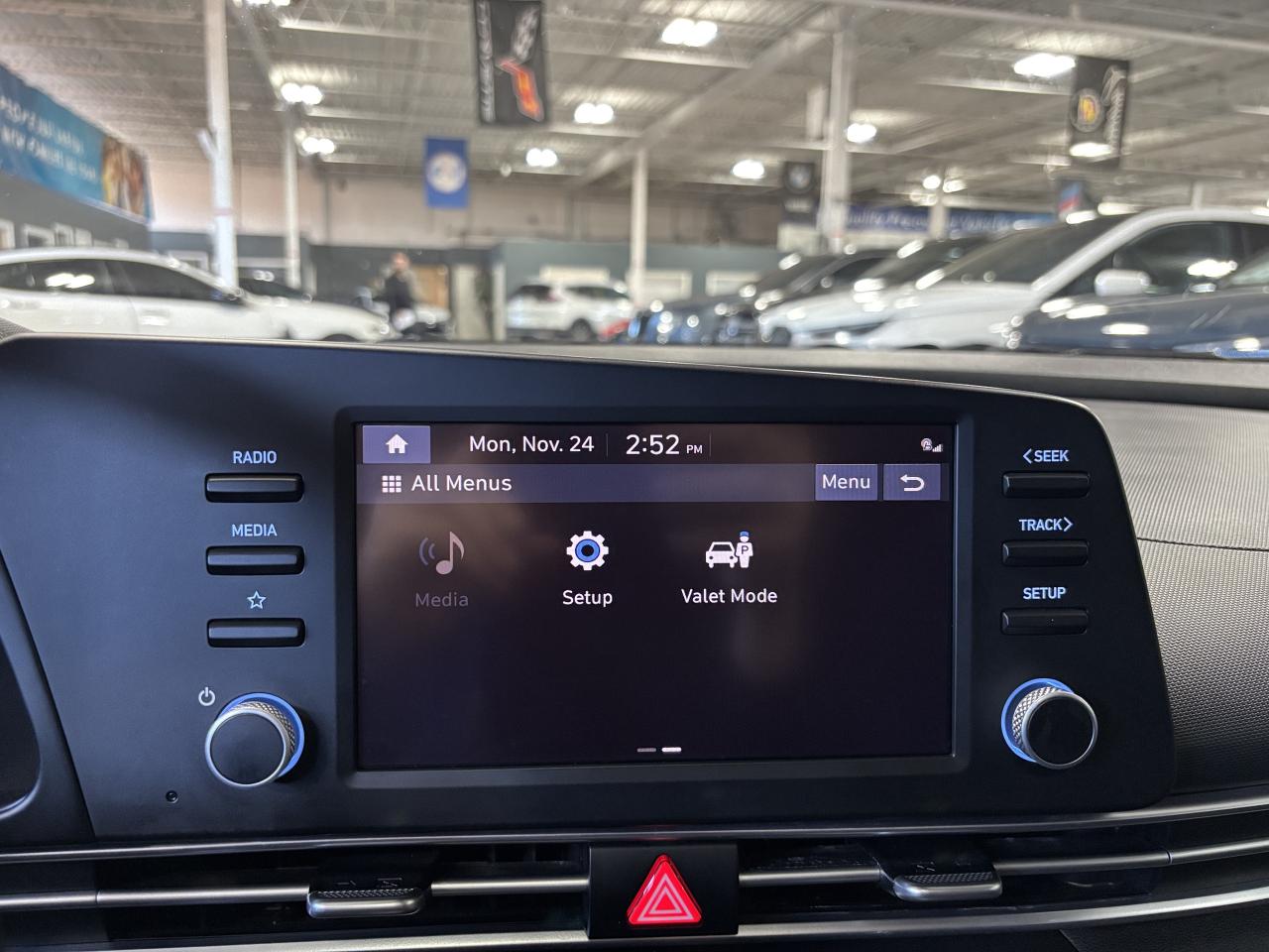 2022 Hyundai Elantra Preferred IVT|SUNPKG|TECHPKG|HEATEDSEATS|BACKUPCAM - Photo #19