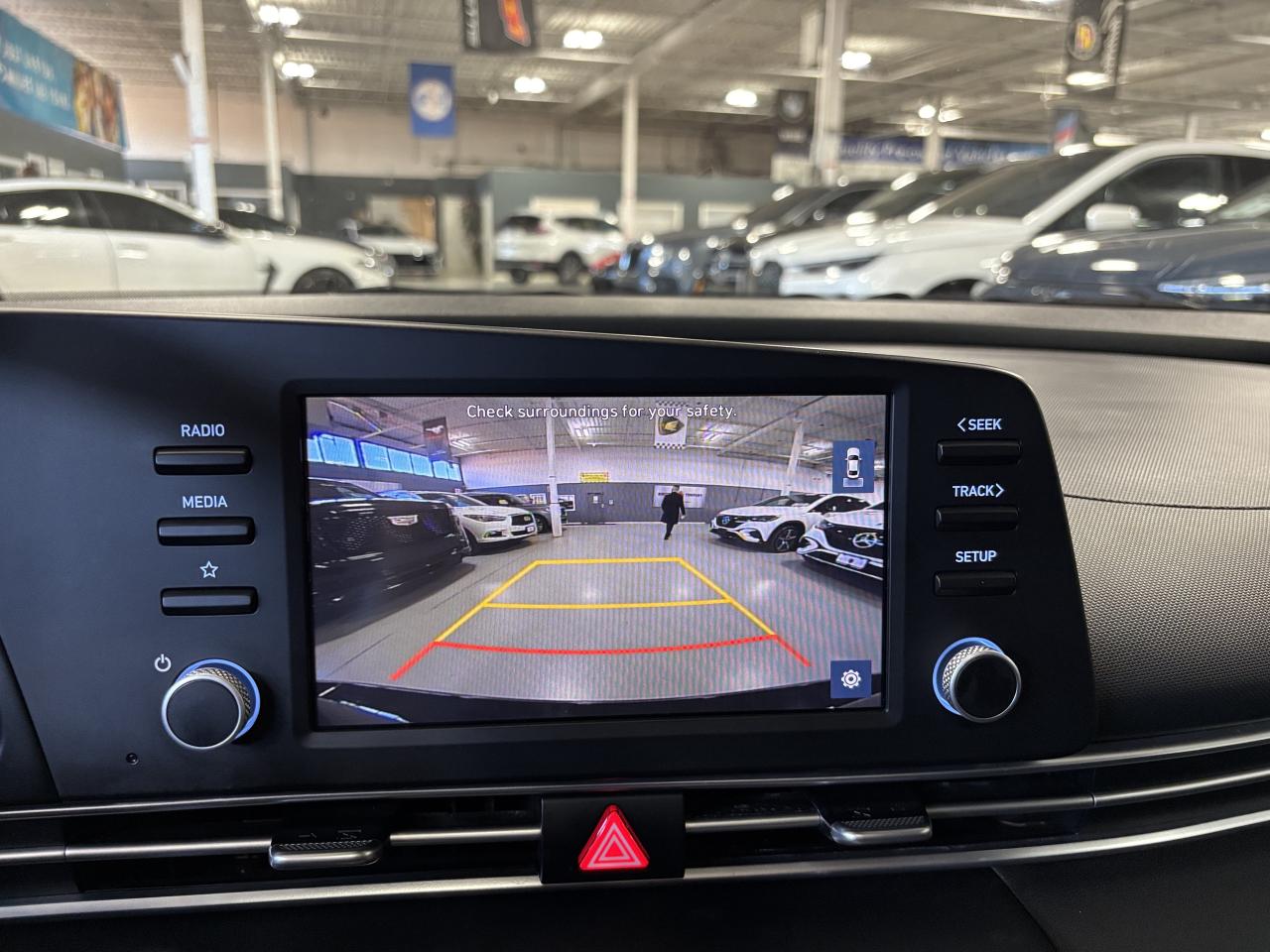 2022 Hyundai Elantra Preferred IVT|SUNPKG|TECHPKG|HEATEDSEATS|BACKUPCAM - Photo #22