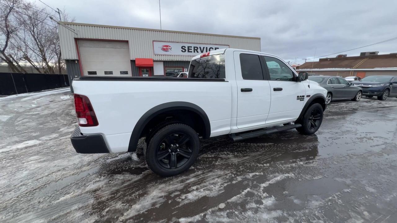 2022 RAM 1500 Classic WARLOCK 4X4 |5.7L HEMI |CARPLAY | ALLOYS |TOW PKG Photo
