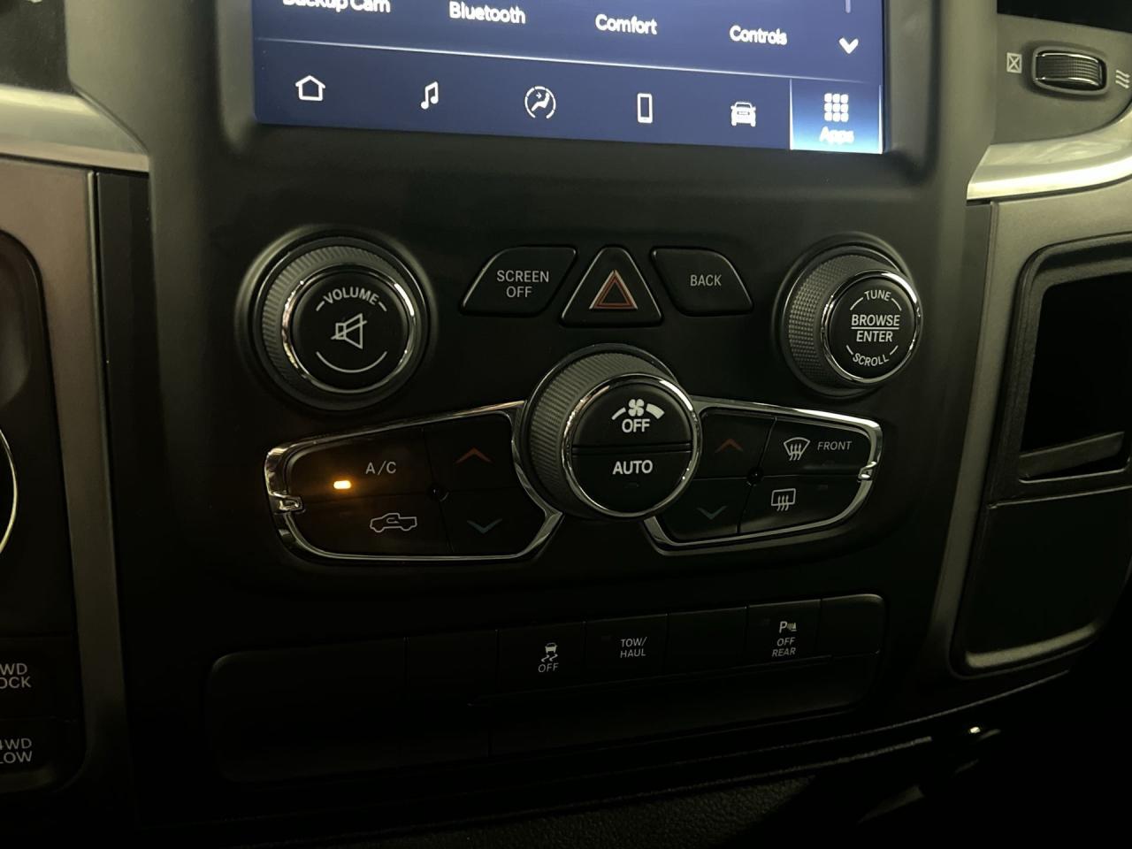 2022 RAM 1500 Classic WARLOCK 4X4 |5.7L HEMI |CARPLAY | ALLOYS |TOW PKG Photo