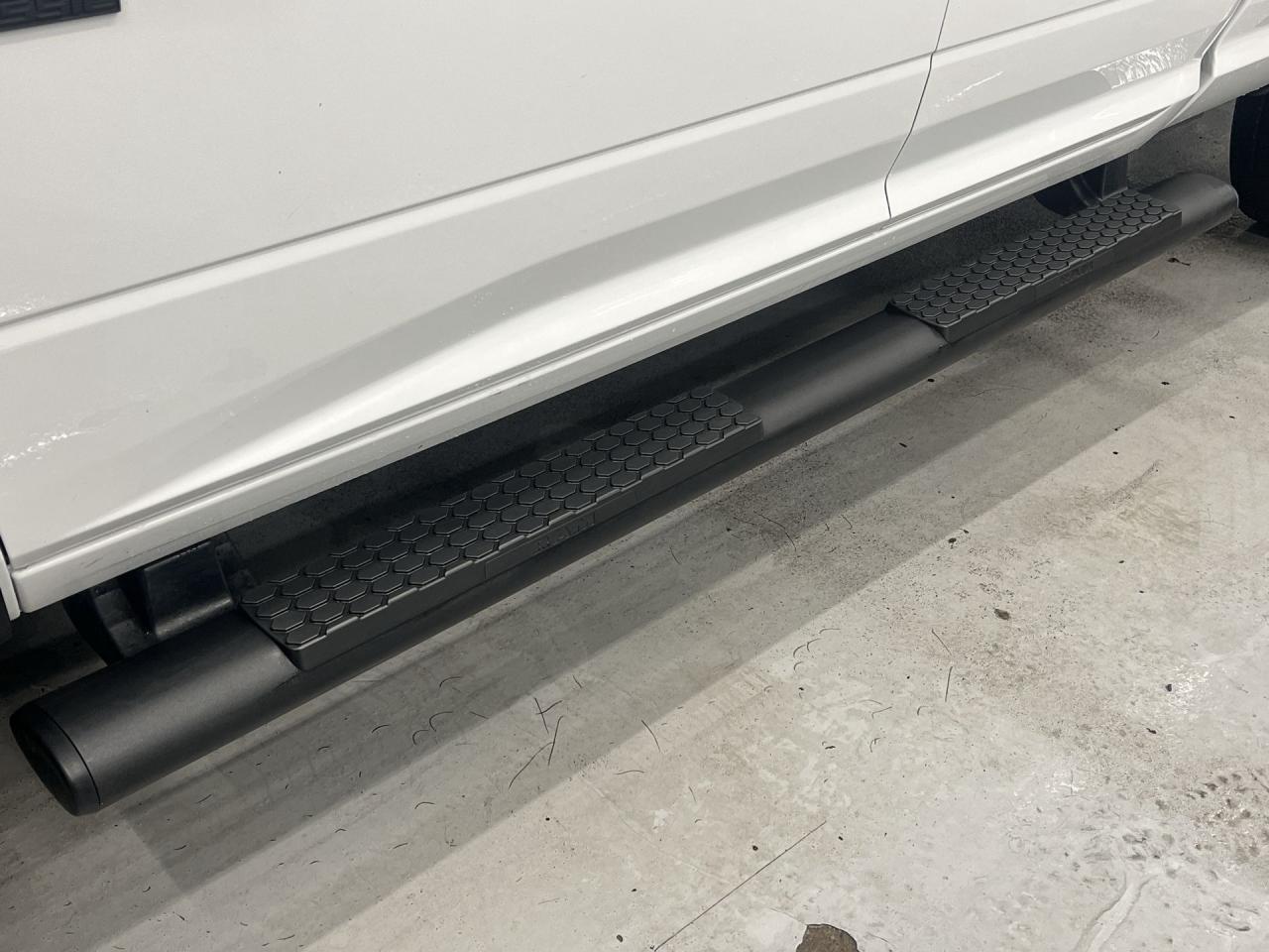 2022 RAM 1500 Classic WARLOCK 4X4 |5.7L HEMI |CARPLAY | ALLOYS |TOW PKG Photo